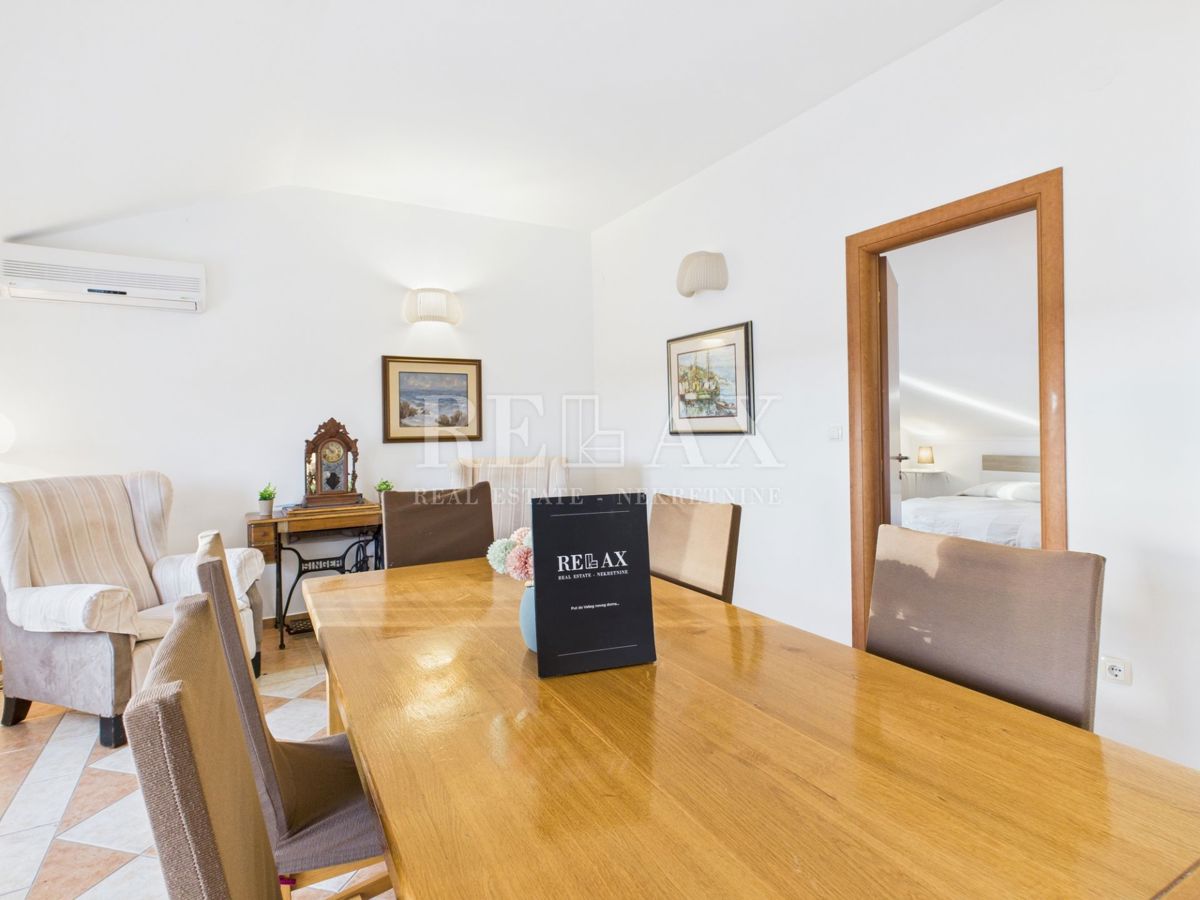 Jadranovo – appartamento con terrazza, a 70 m dal mare