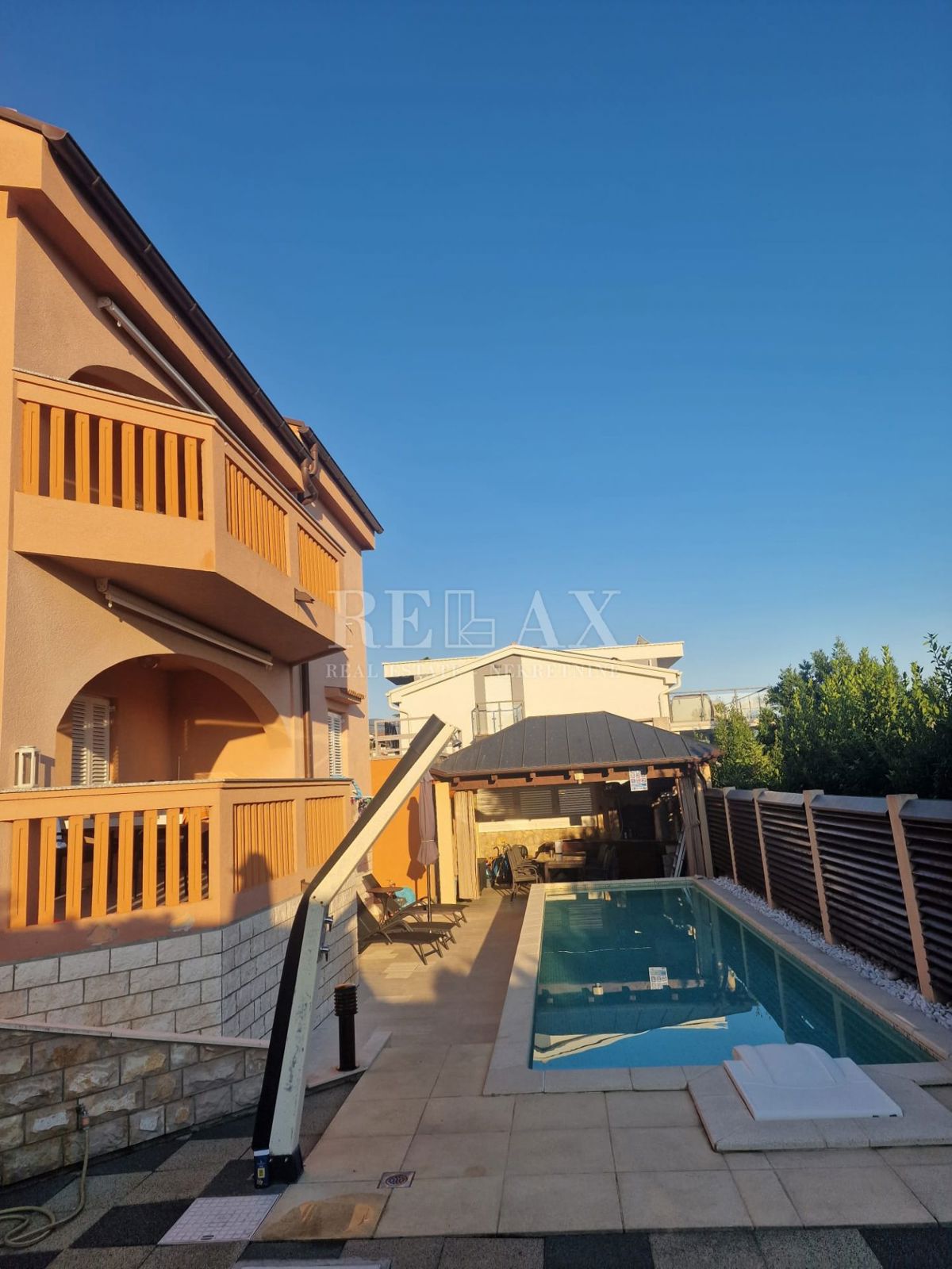 Novi Vinodolski - casa con piscina in ottima posizione