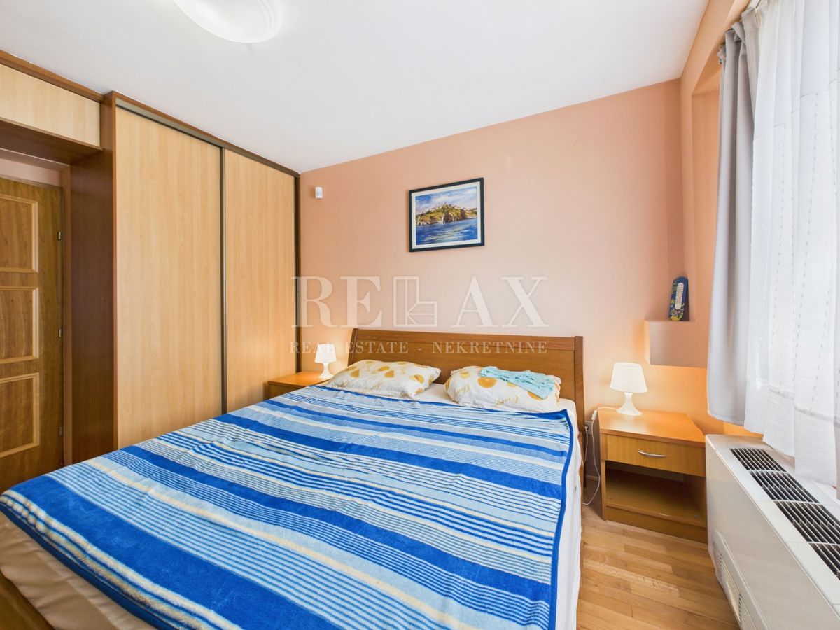 Novi Vinodolski - casa con piscina in ottima posizione