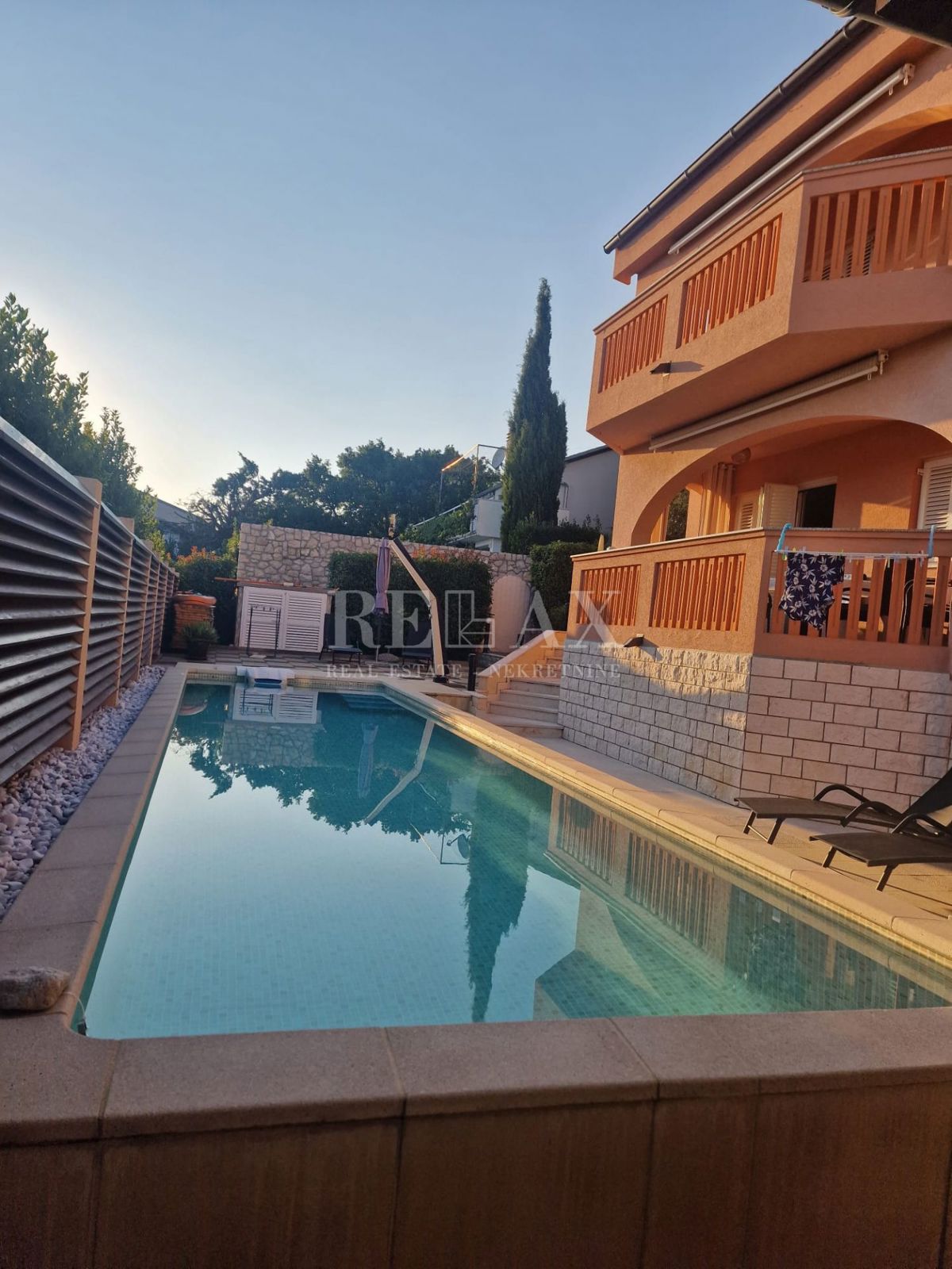 Novi Vinodolski - casa con piscina in ottima posizione