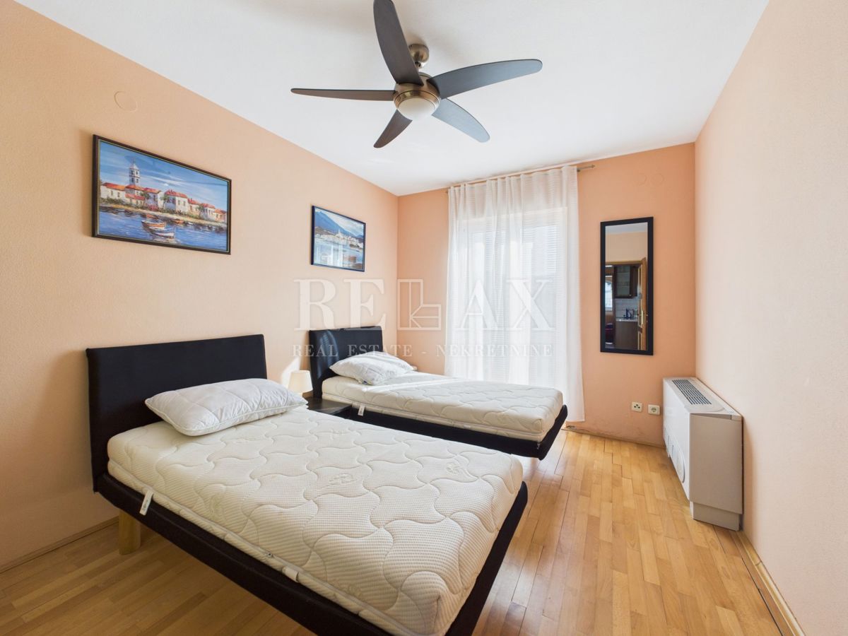 Novi Vinodolski - casa con piscina in ottima posizione