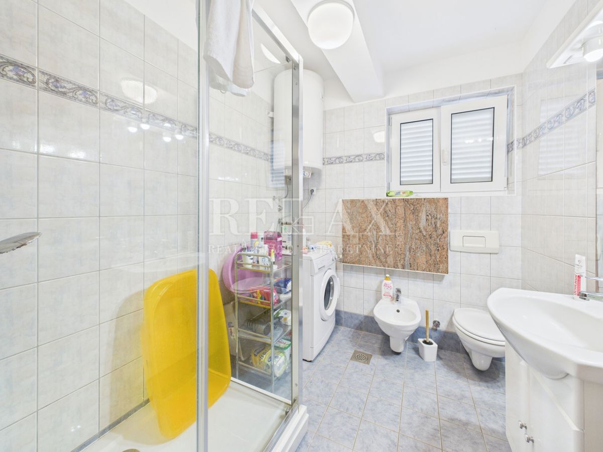 Novi Vinodolski - casa con piscina in ottima posizione