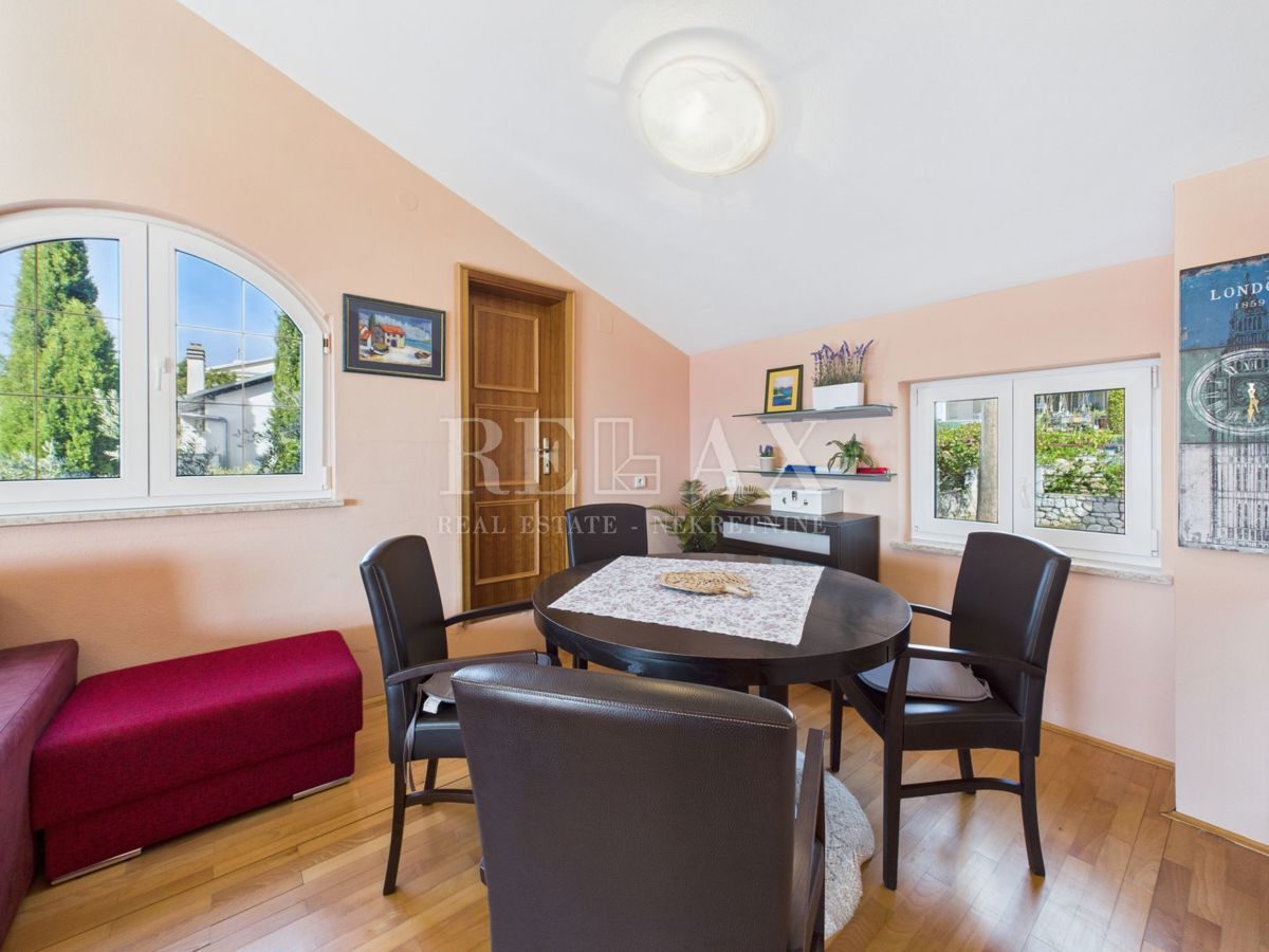 Novi Vinodolski - casa con piscina in ottima posizione