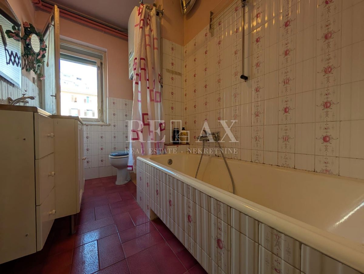 Rijeka, Turnić – confortevole appartamento di 65 m², due balconi