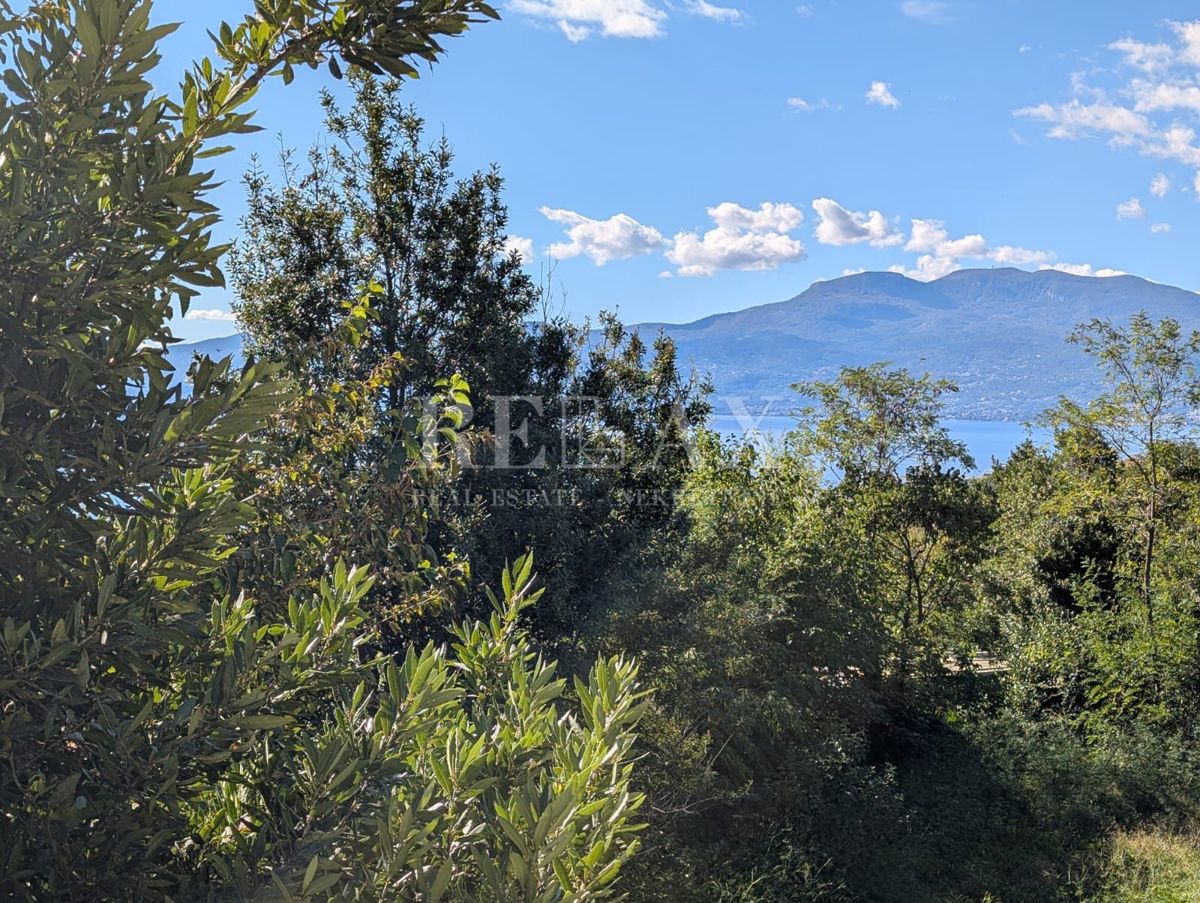 Rijeka, Turnić – confortevole appartamento di 65 m², due balconi