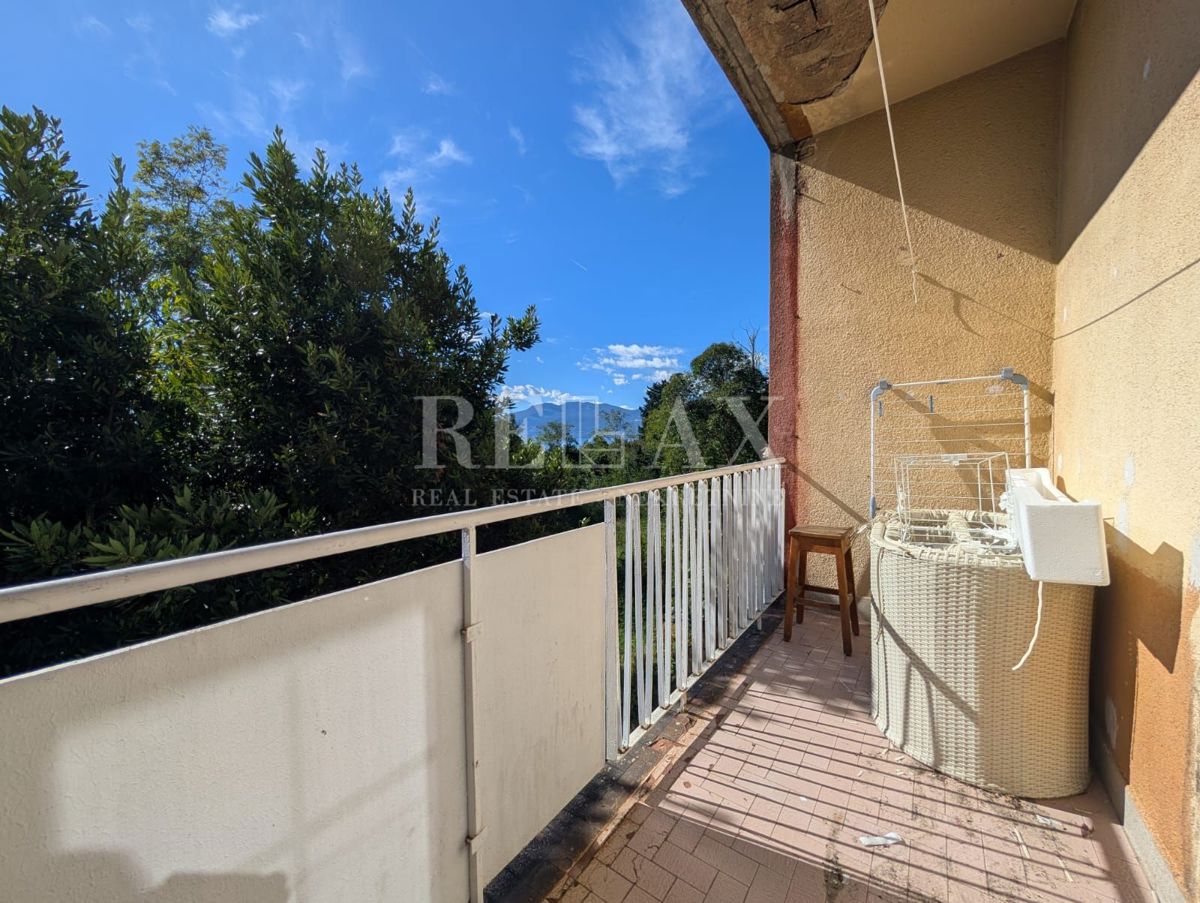 Rijeka, Turnić – confortevole appartamento di 65 m², due balconi