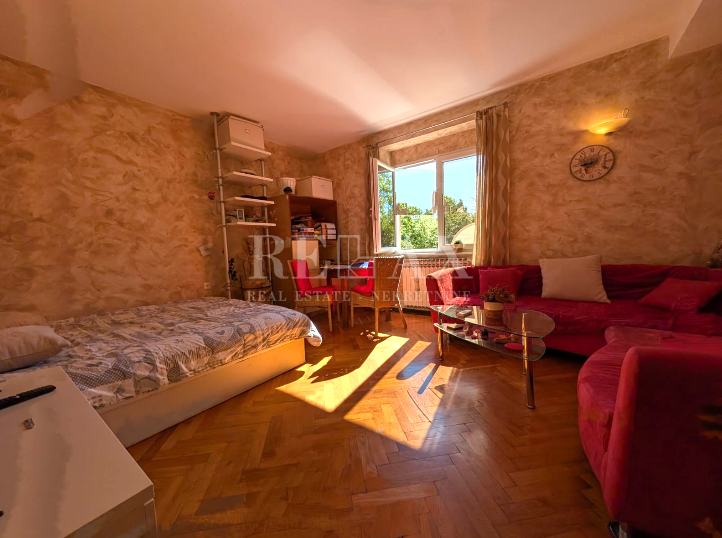 Rijeka, Turnić – confortevole appartamento di 65 m², due balconi