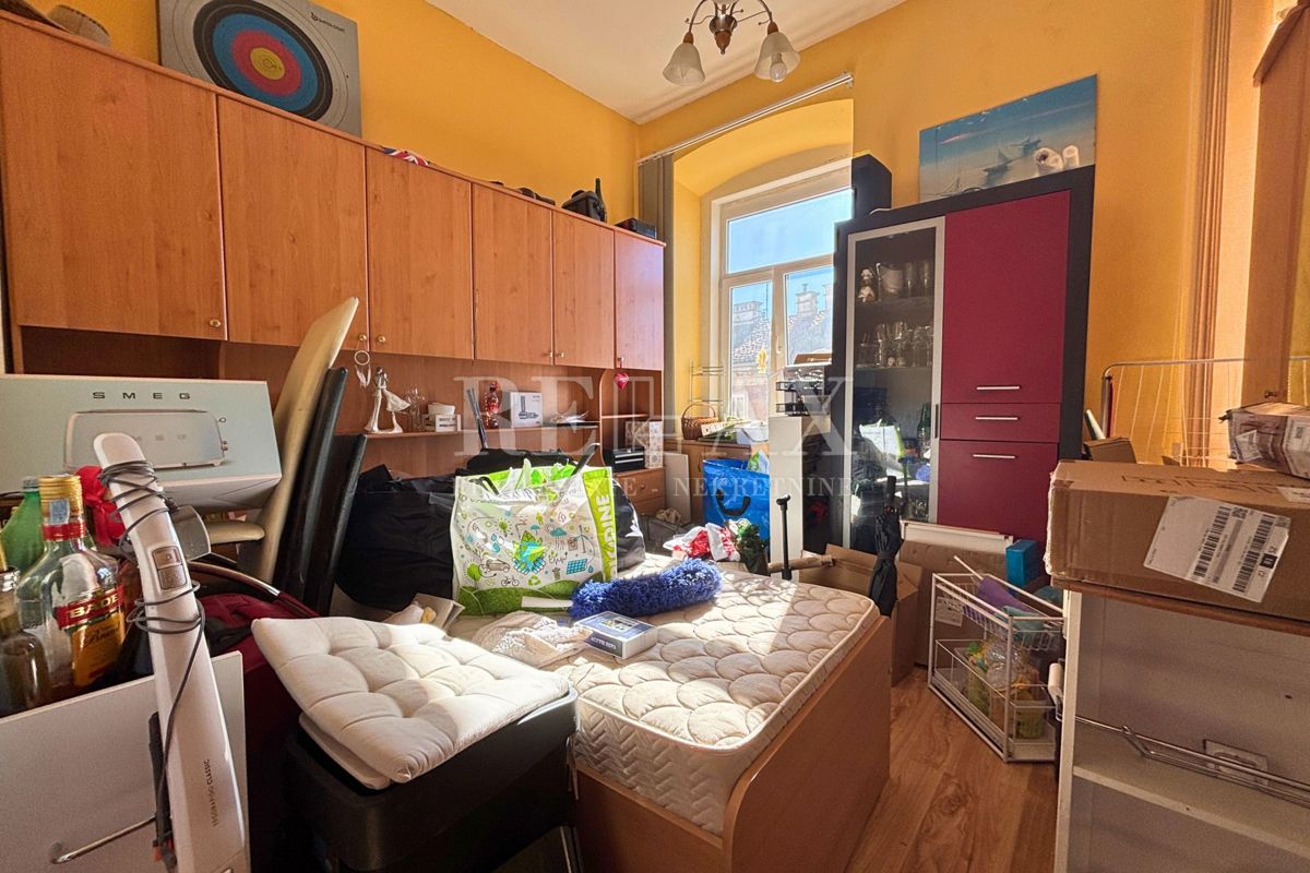 Rijeka - appartamento in centro città, vista mare