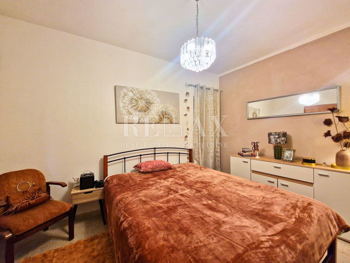 Tribalj - casa in pietra con vista lago