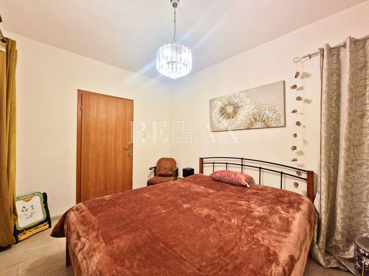 Tribalj - casa in pietra con vista lago