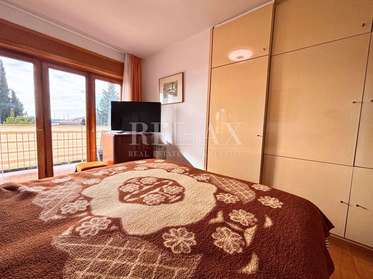 Crikvenica - appartamento in posizione tranquilla, vista