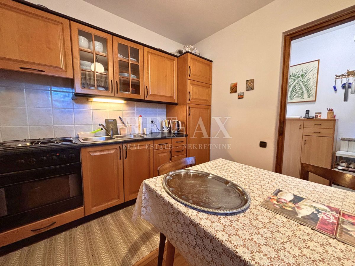 Crikvenica - appartamento in posizione tranquilla, vista