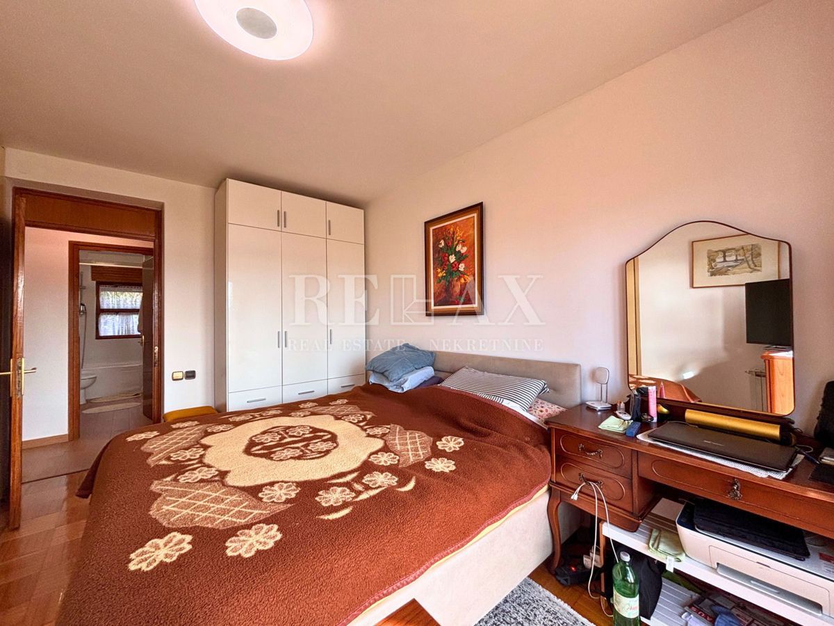 Crikvenica - appartamento in posizione tranquilla, vista