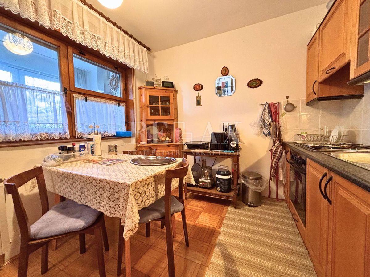 Crikvenica - appartamento in posizione tranquilla, vista