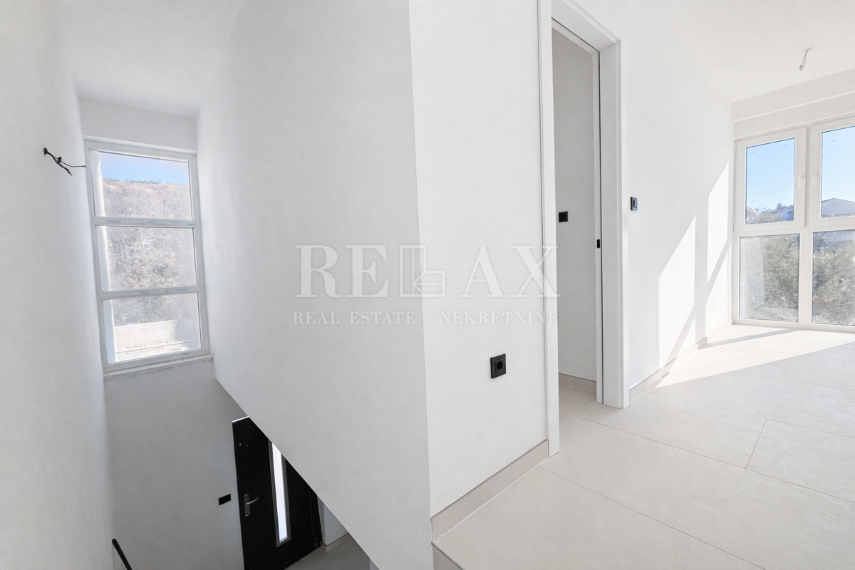 Jadranovo - villa bifamiliare con piscina e giardino