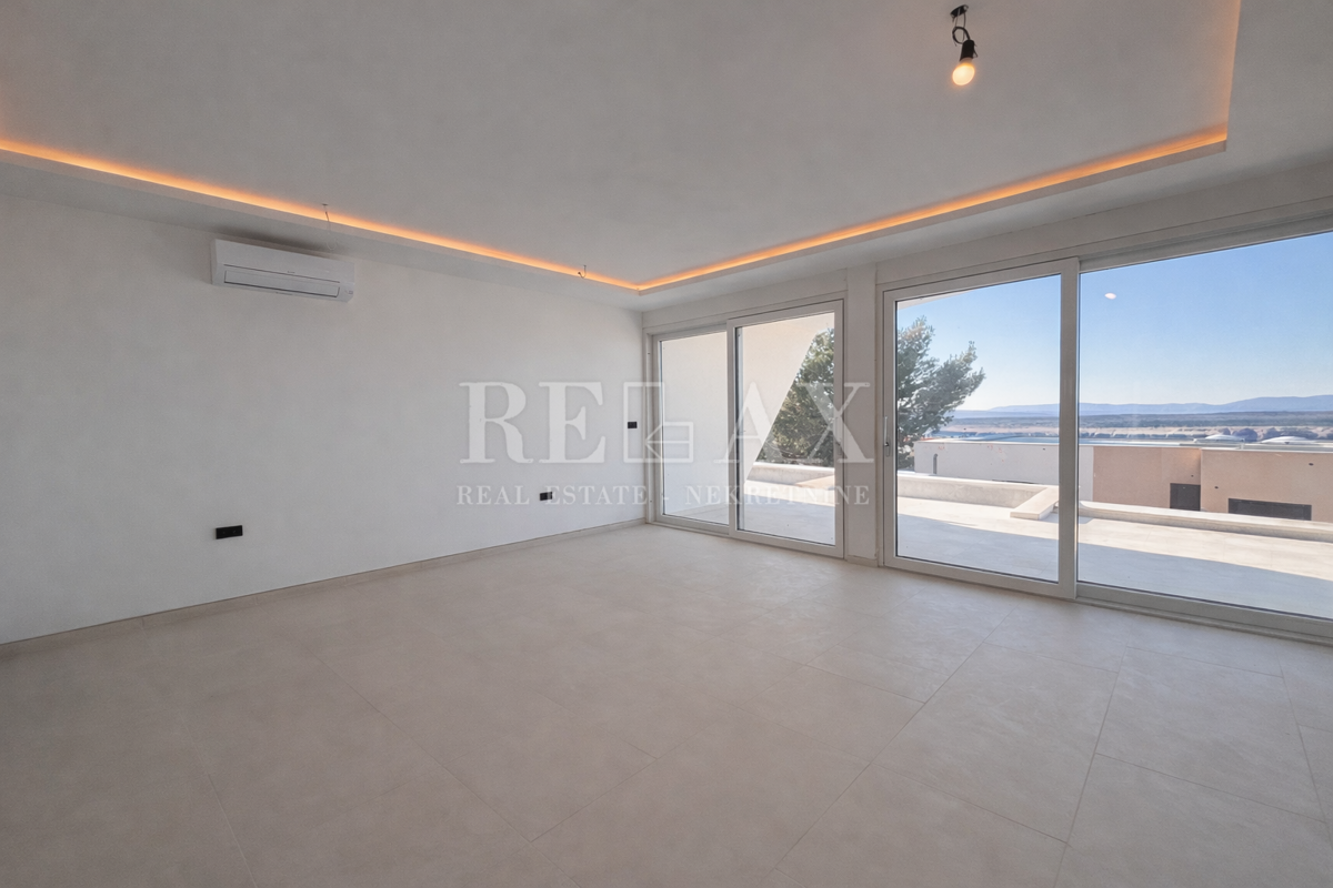 Jadranovo - villa bifamiliare con piscina e giardino