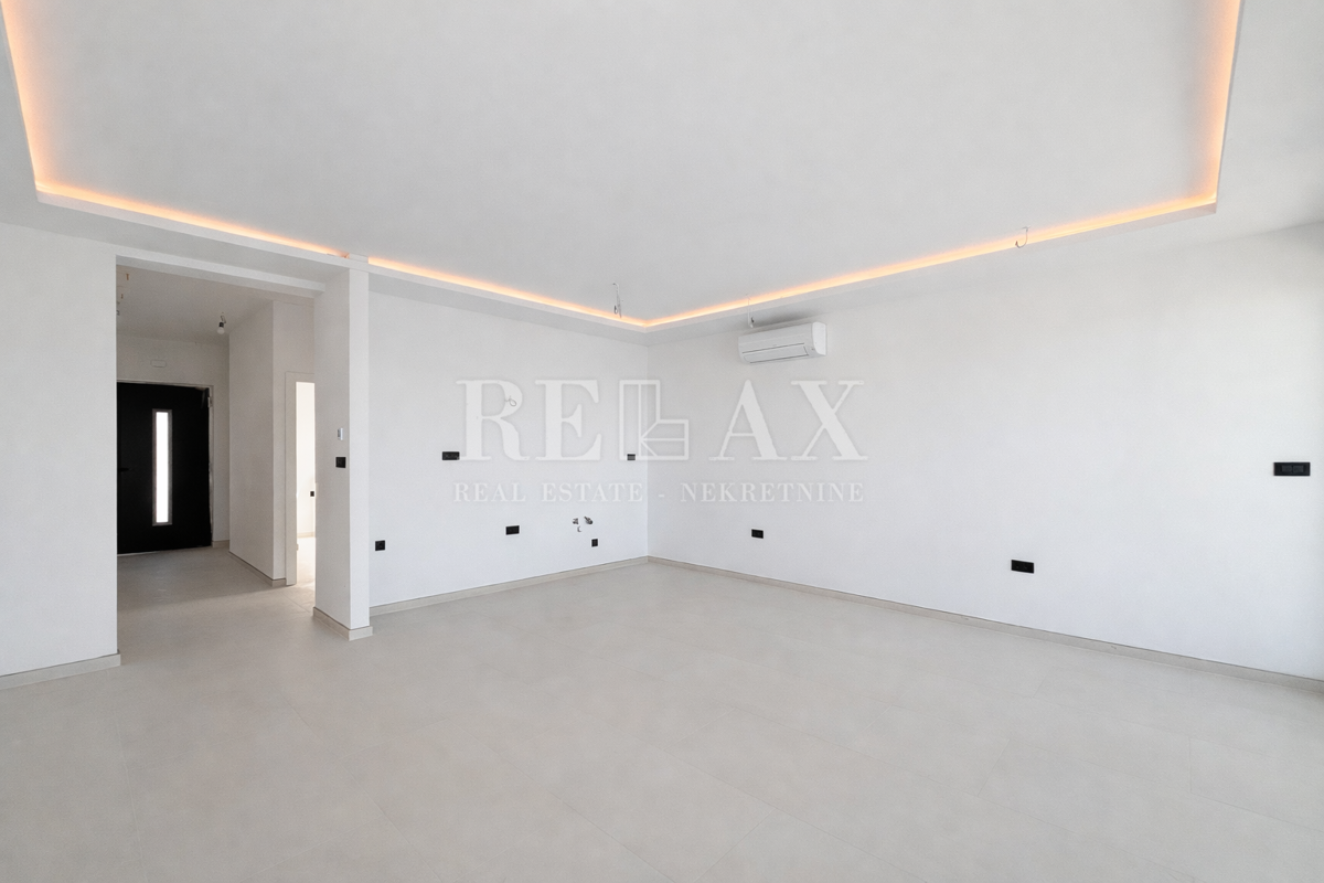 Jadranovo - villa bifamiliare con piscina e giardino