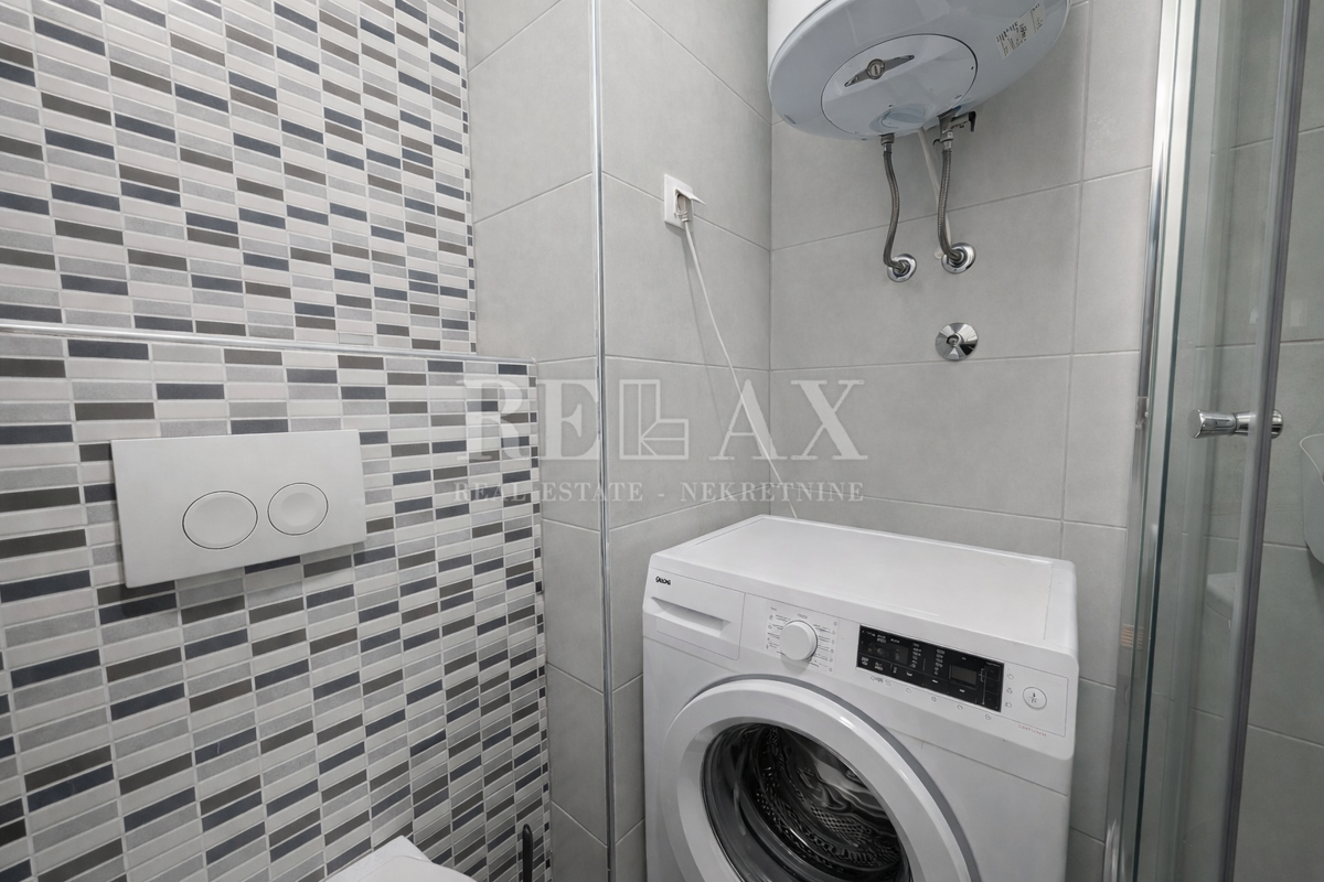 Senj - appartamento con balcone e posto auto vicino al mare