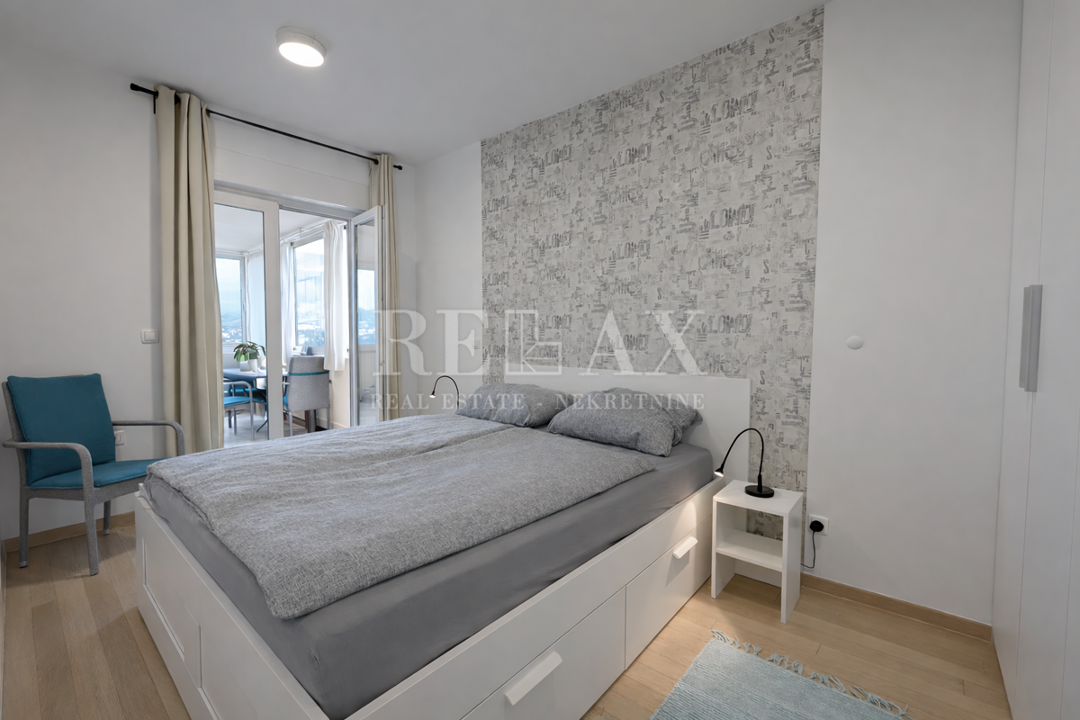 Senj - appartamento con balcone e posto auto vicino al mare