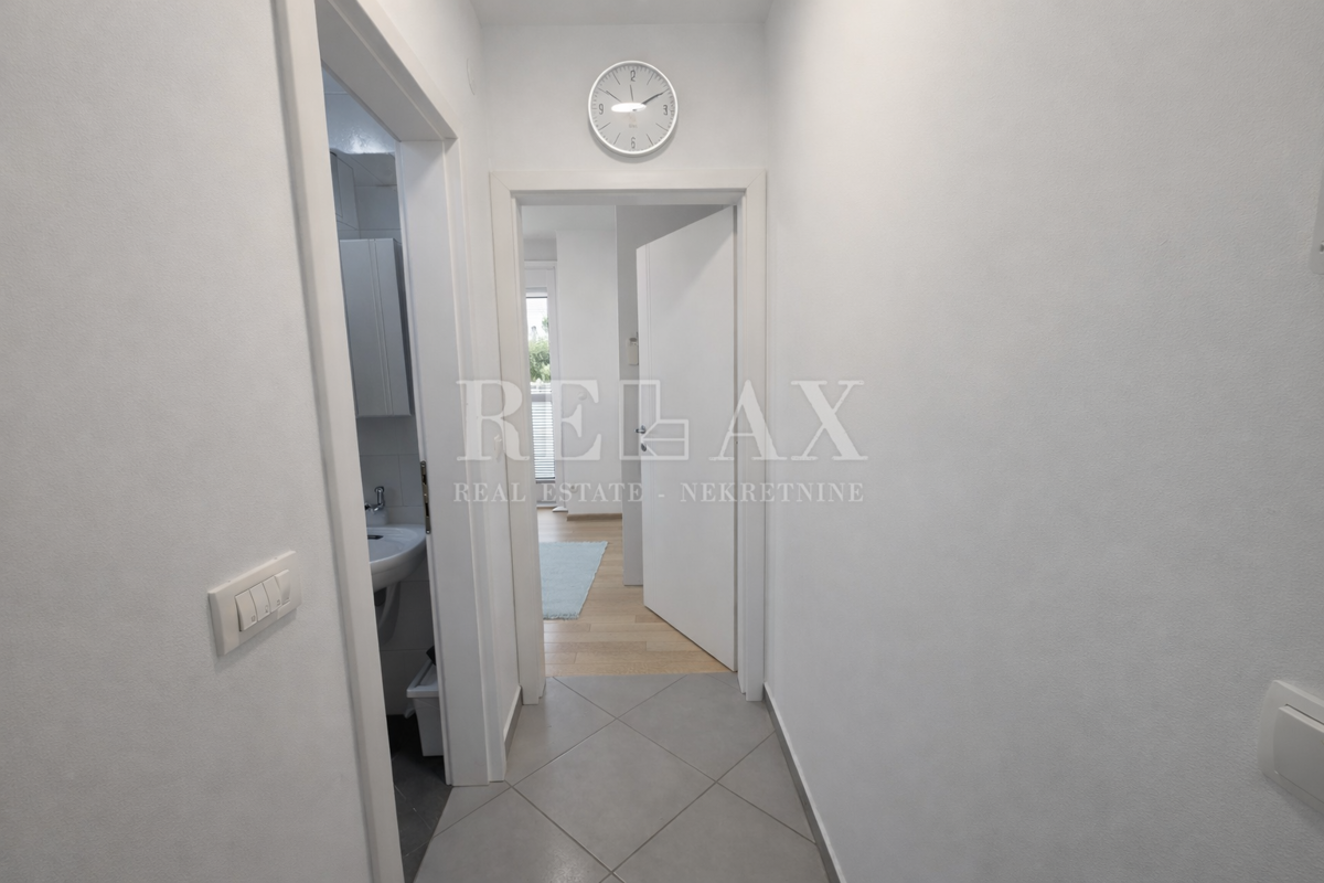 Senj - appartamento con balcone e posto auto vicino al mare