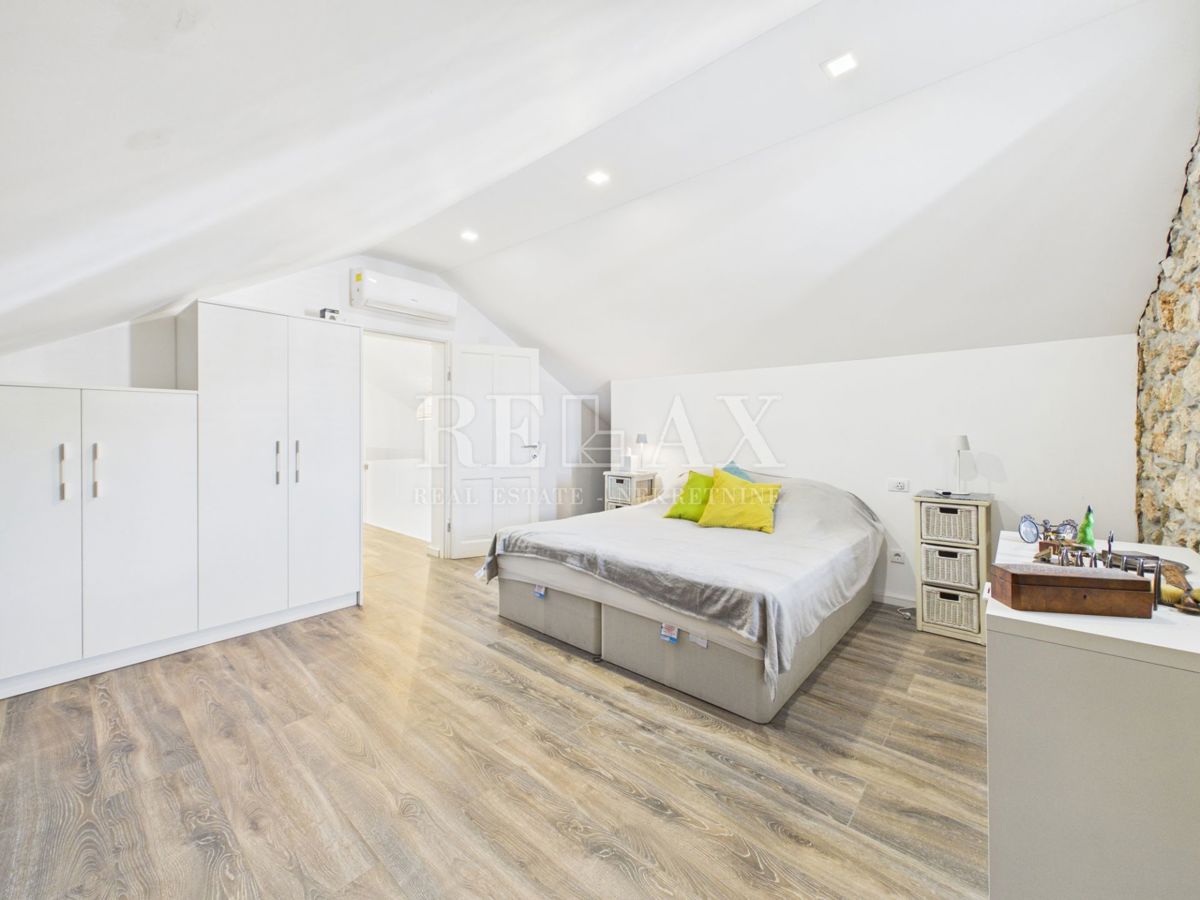 Bribir – Casa in pietra ristrutturata con interni moderni e piscina