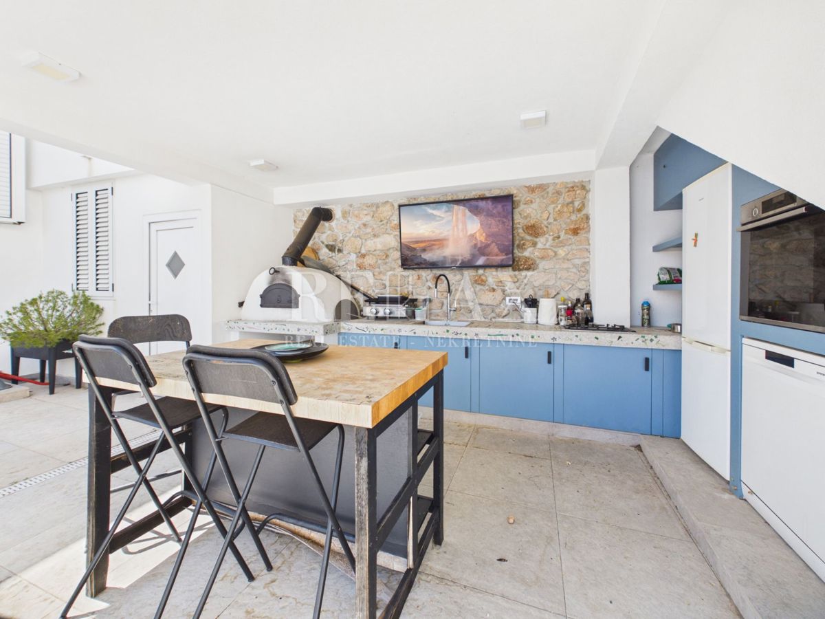 Bribir – Casa in pietra ristrutturata con interni moderni e piscina