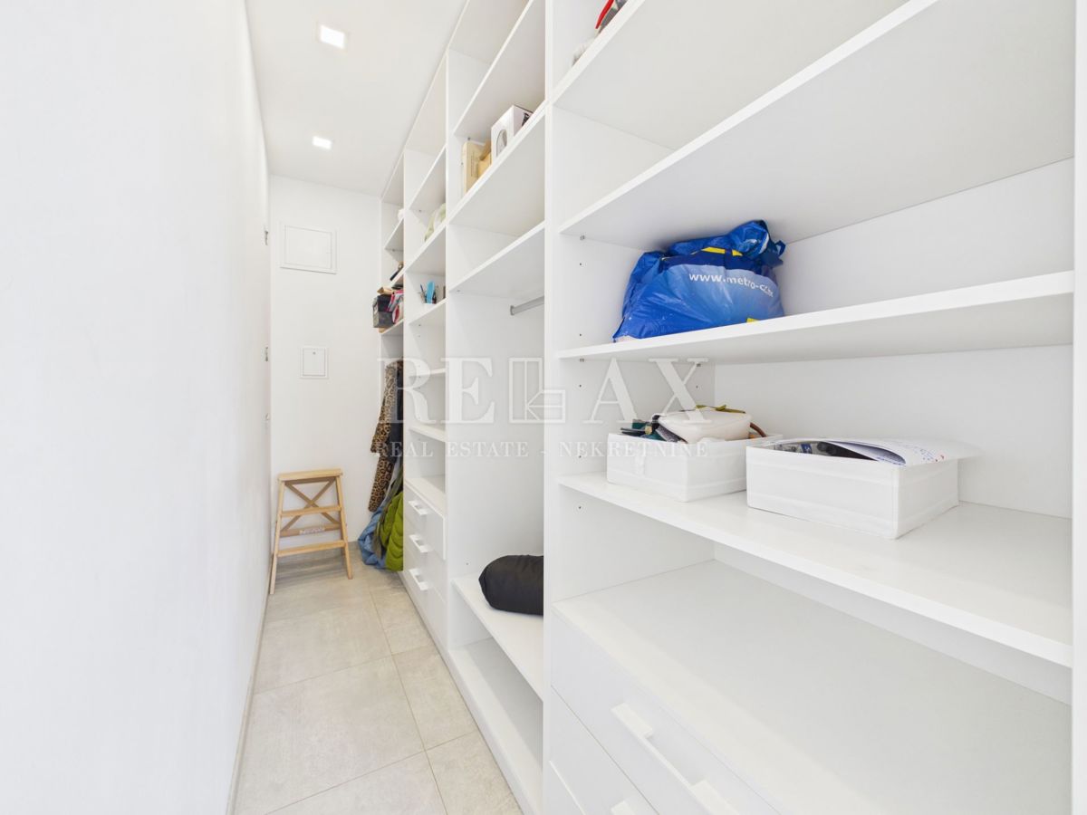 Bribir – Casa in pietra ristrutturata con interni moderni e piscina