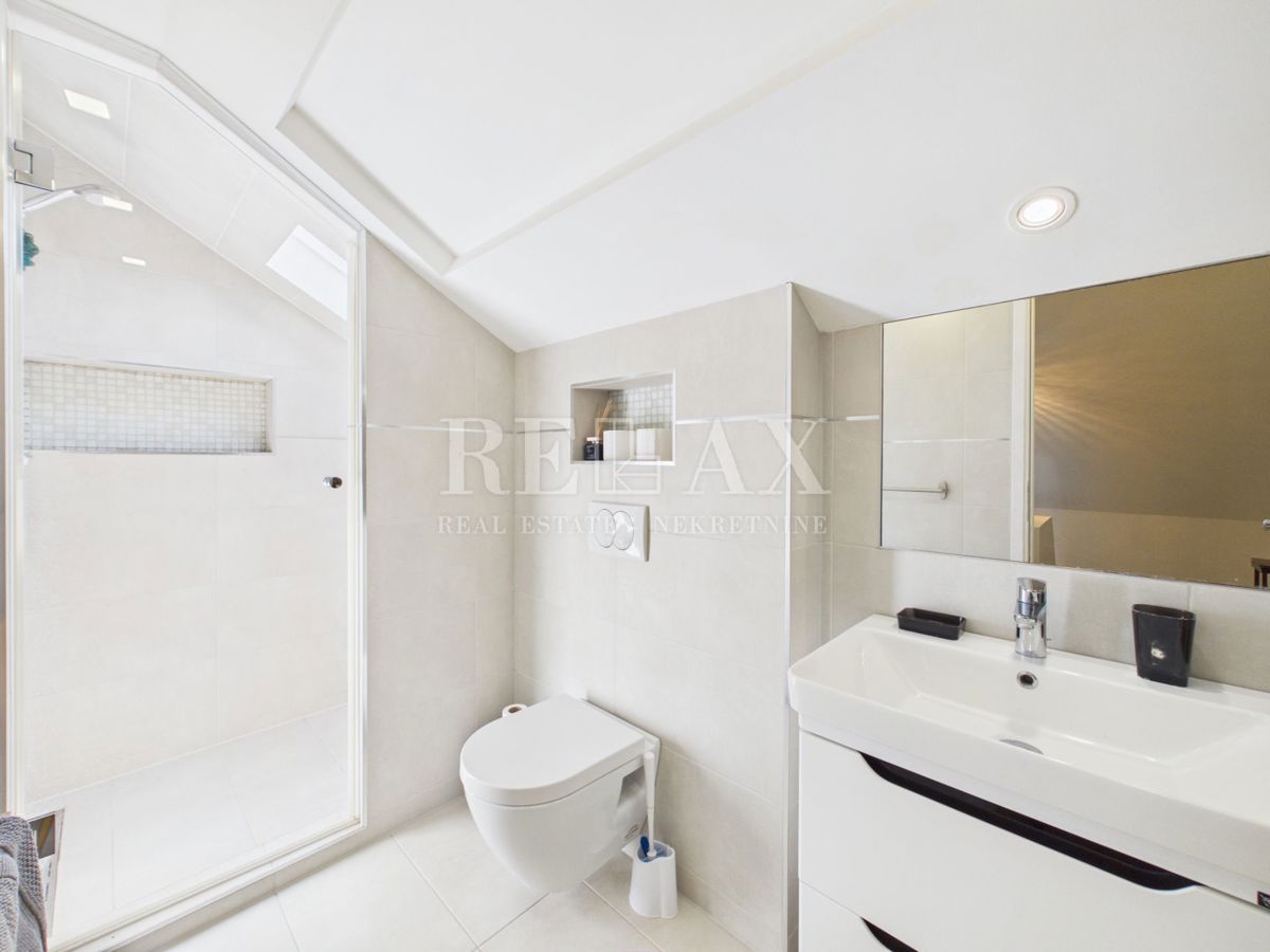 Bribir – Casa in pietra ristrutturata con interni moderni e piscina