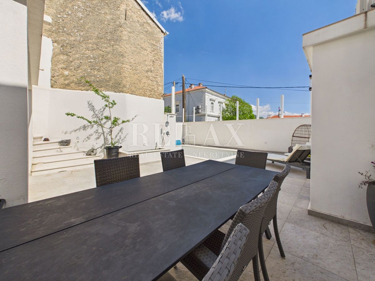 Bribir – Casa in pietra ristrutturata con interni moderni e piscina