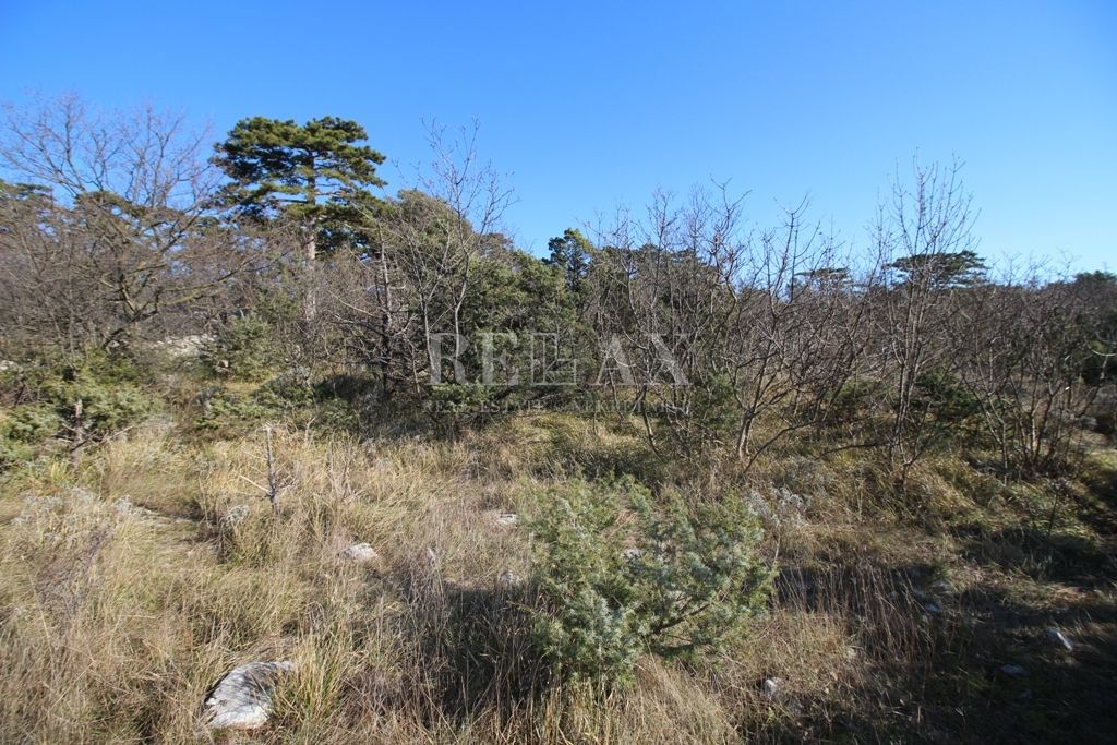NOVI VINODOLSKI - Terreno edificabile 2.489m2, buona posizione