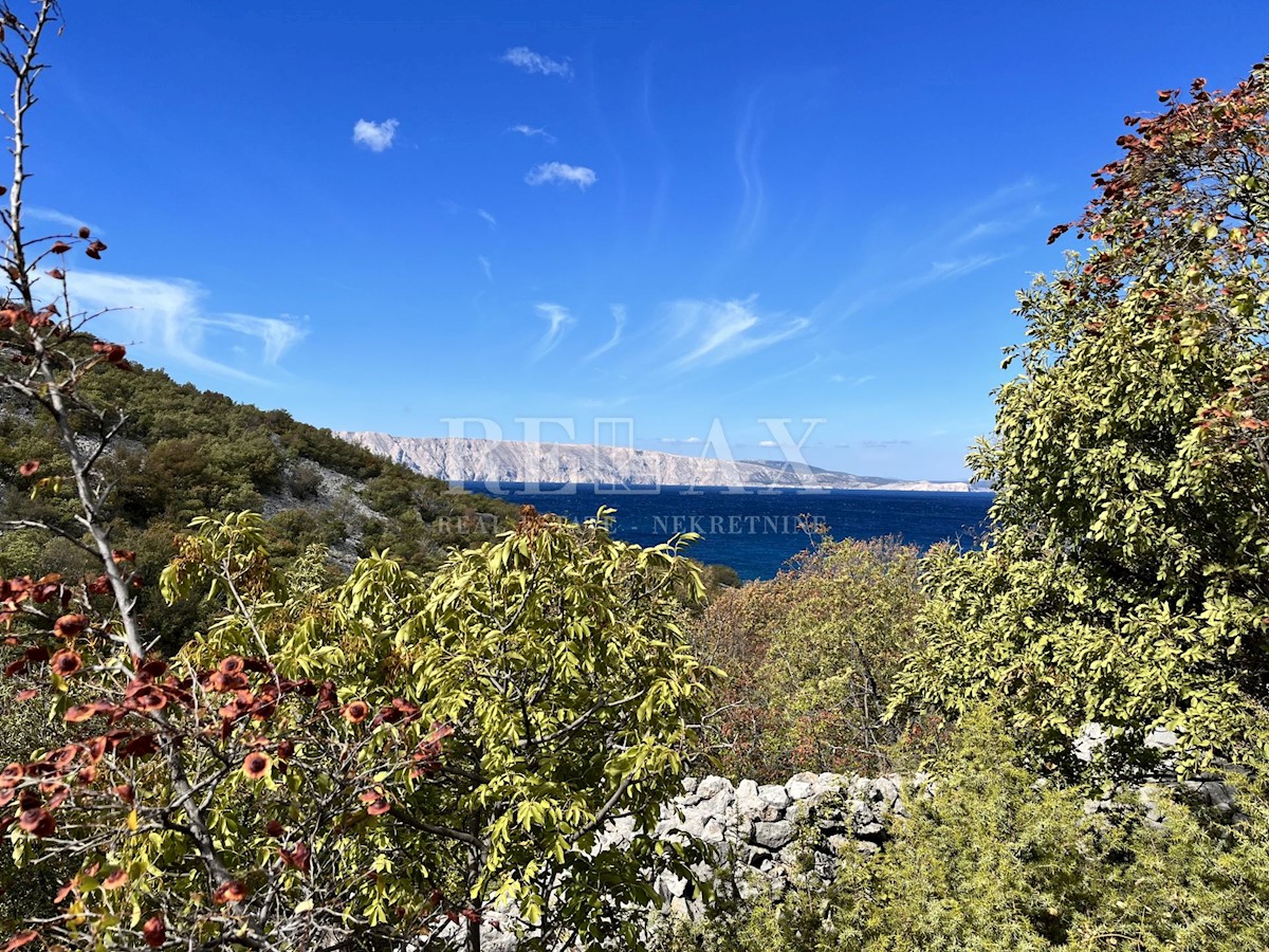 NOVI VINODOLSKI, SIBINJ KRMPOTSKI - Due ampi campi con vista sul mare