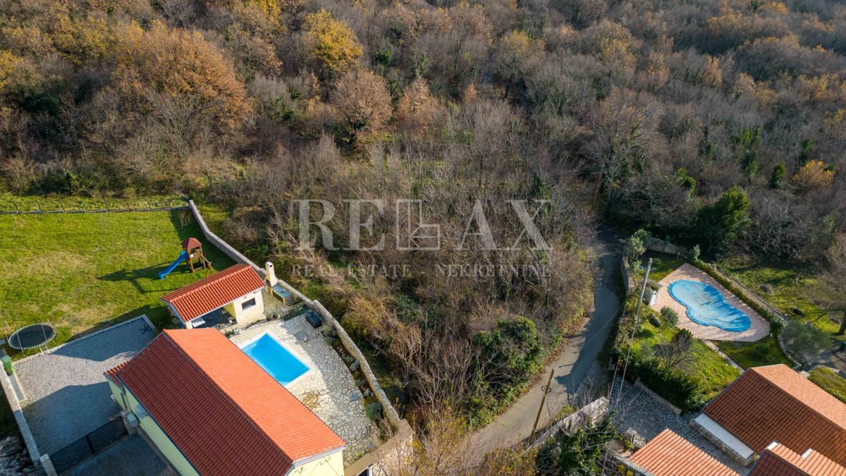 Grižane - terreno edificabile in una zona tranquilla