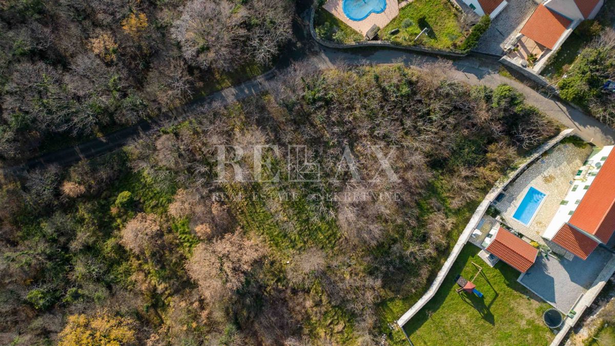 Grižane - terreno edificabile in una zona tranquilla