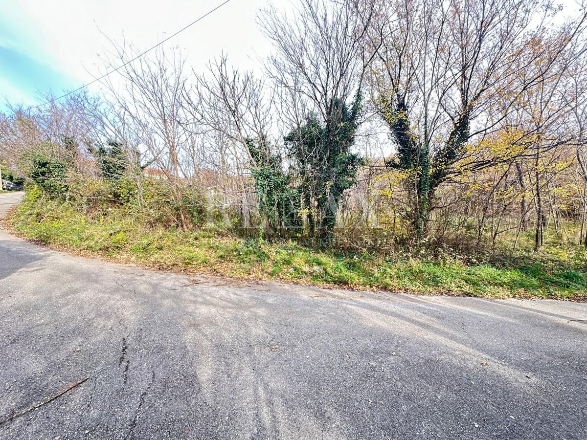 Grižane - terreno edificabile in una zona tranquilla