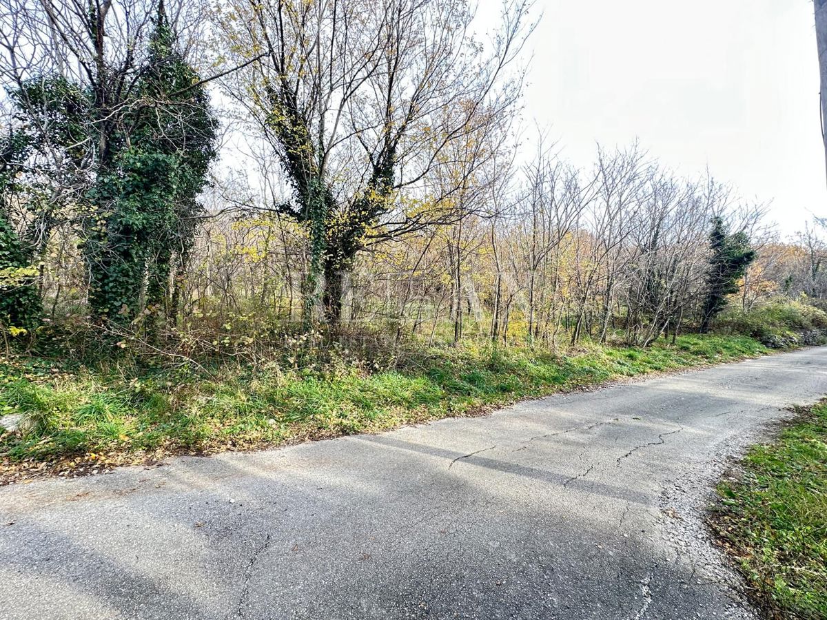 Grižane - terreno edificabile in una zona tranquilla