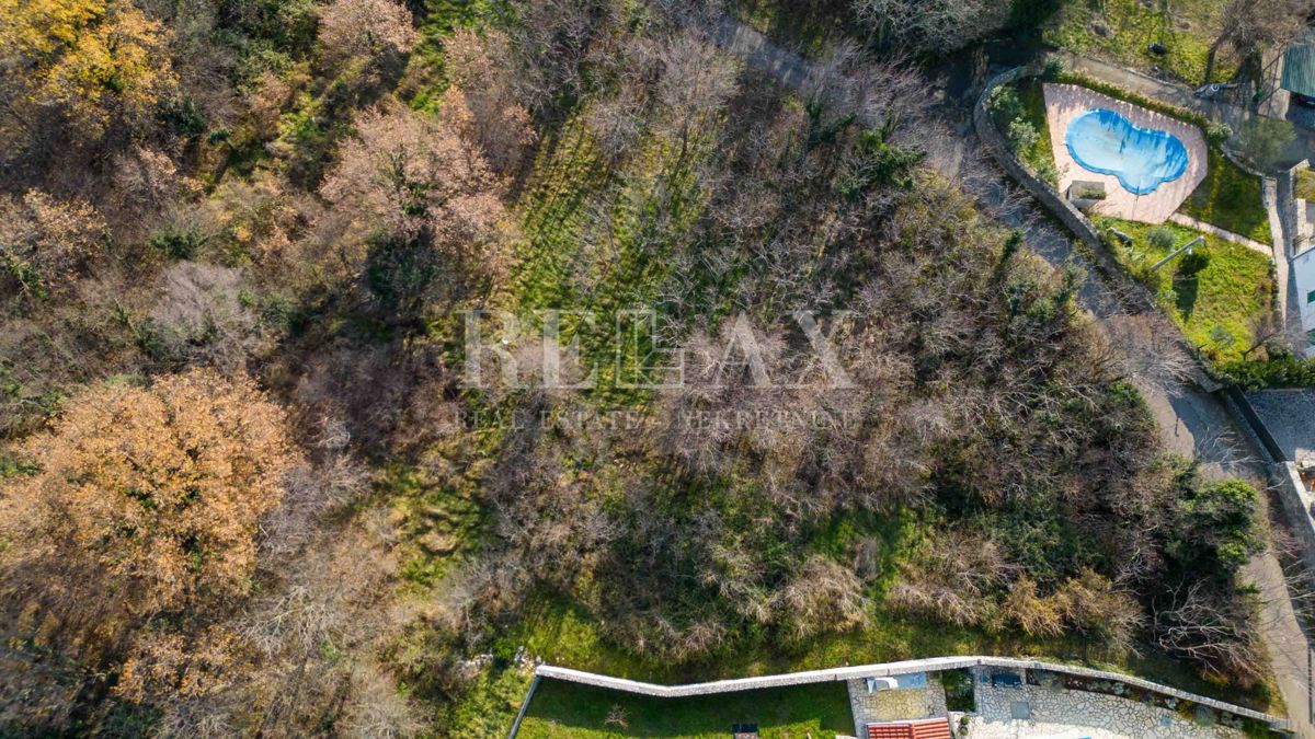 Grižane - terreno edificabile in una zona tranquilla