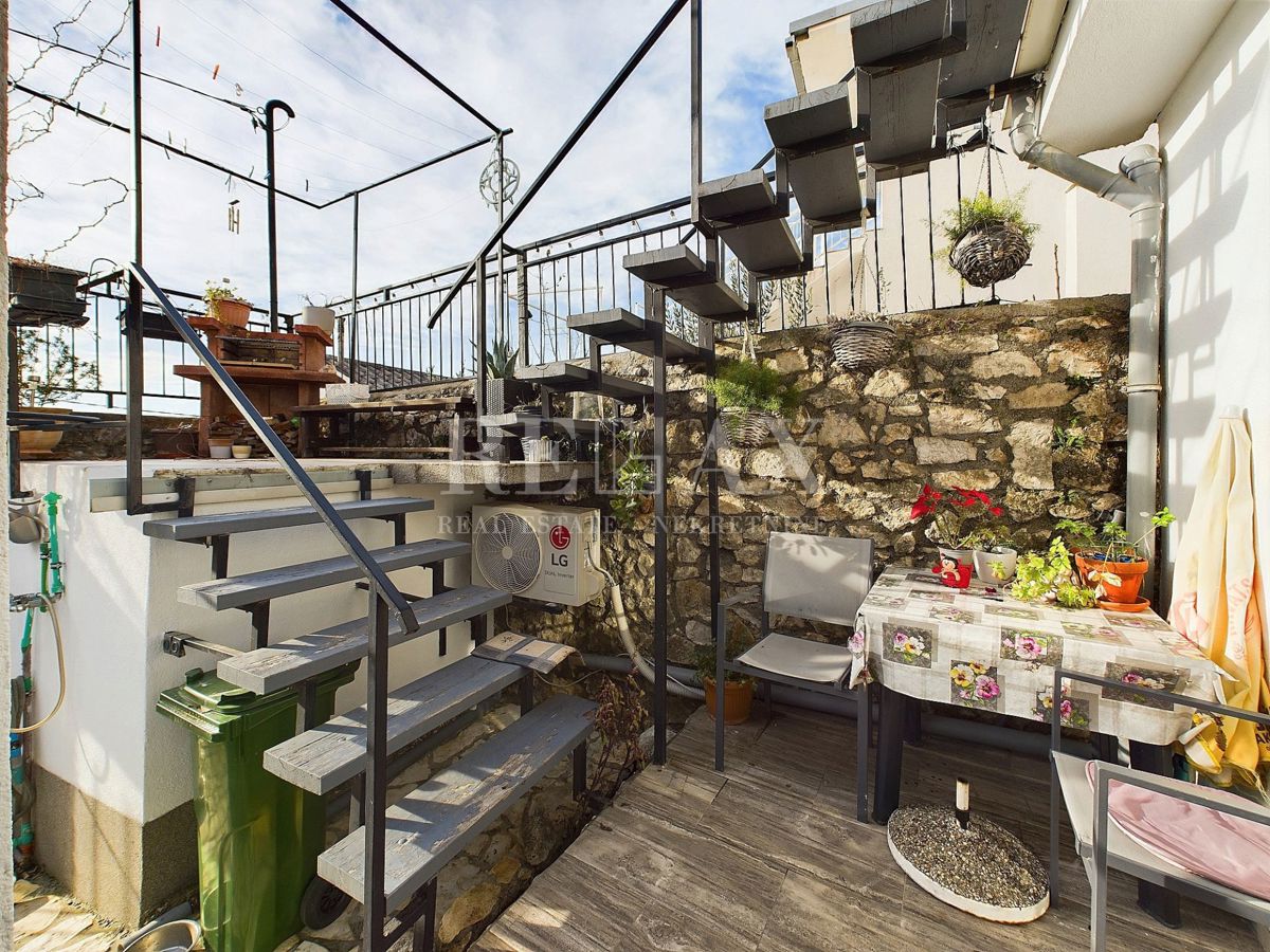 Dramalj - casa con vista mare e giardino