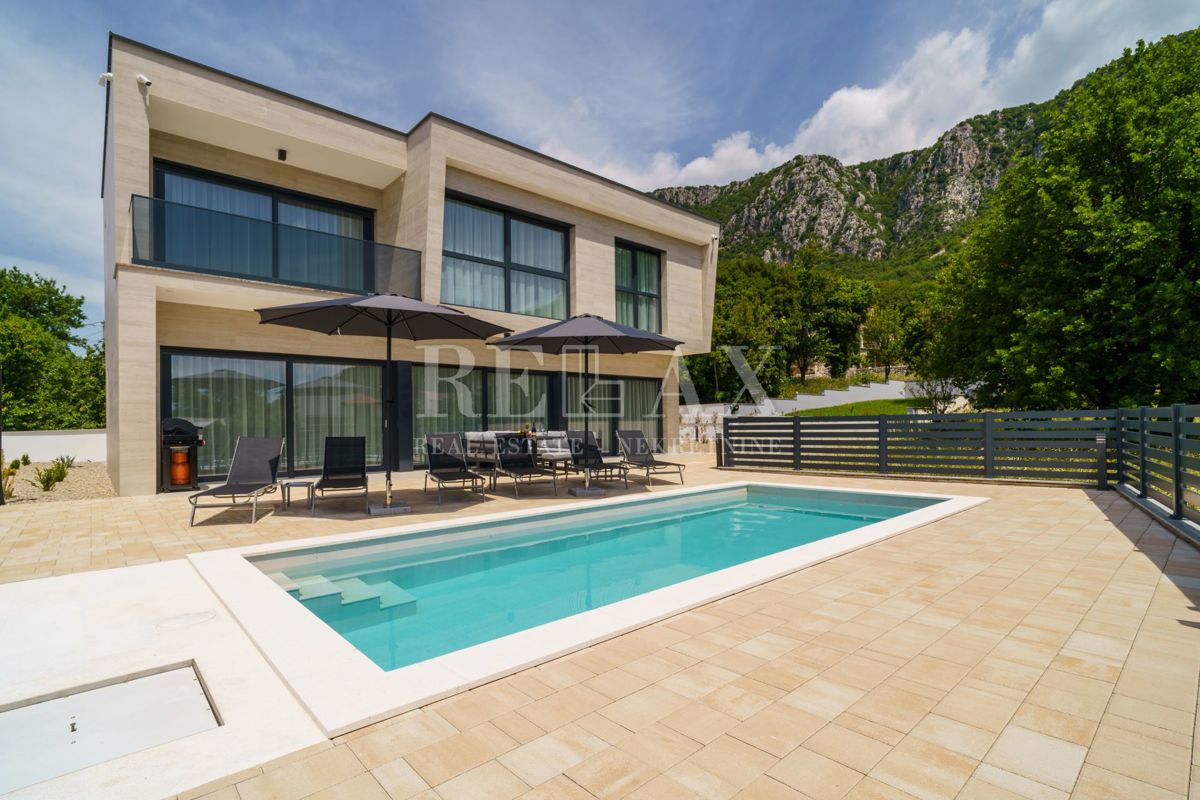Bribir - villa con piscina e ampio giardino