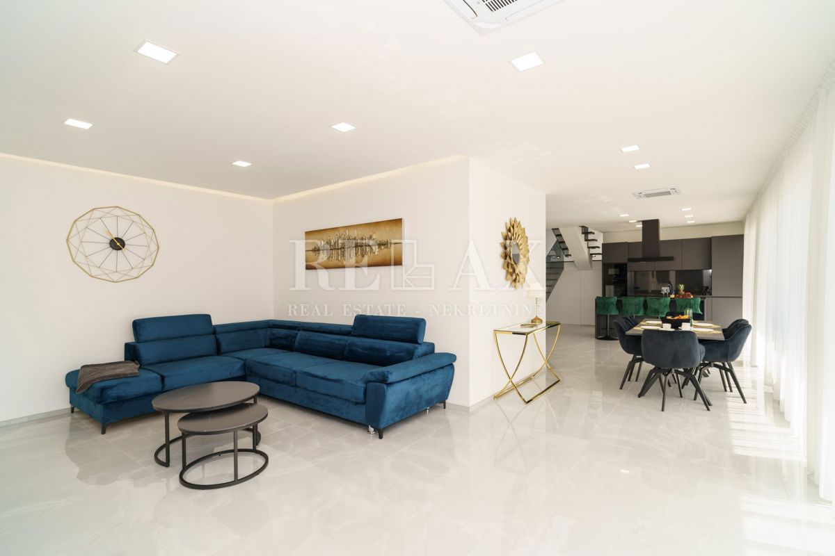 Bribir - villa con piscina e ampio giardino