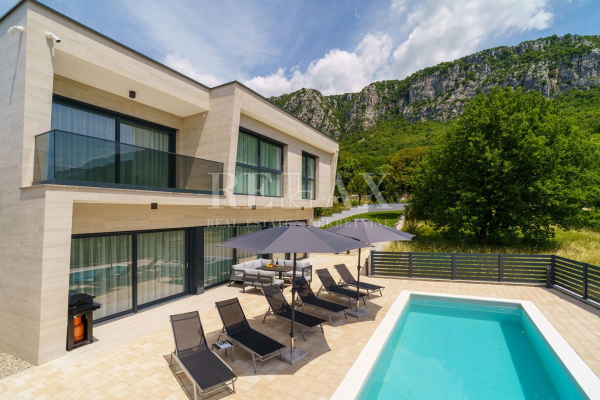 Bribir - villa con piscina e ampio giardino
