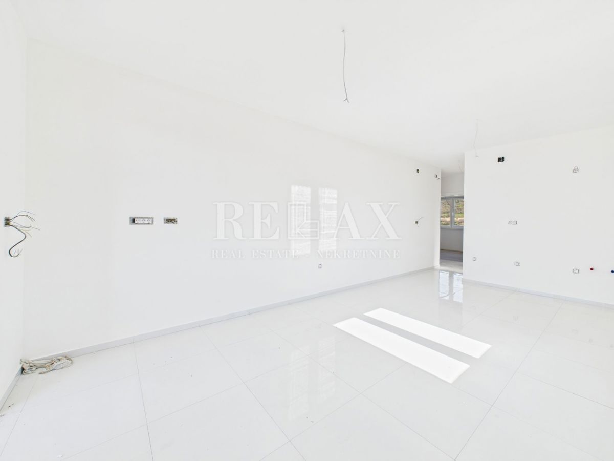 Novi Vinodolski - appartamento in posizione tranquilla, nuovo edificio