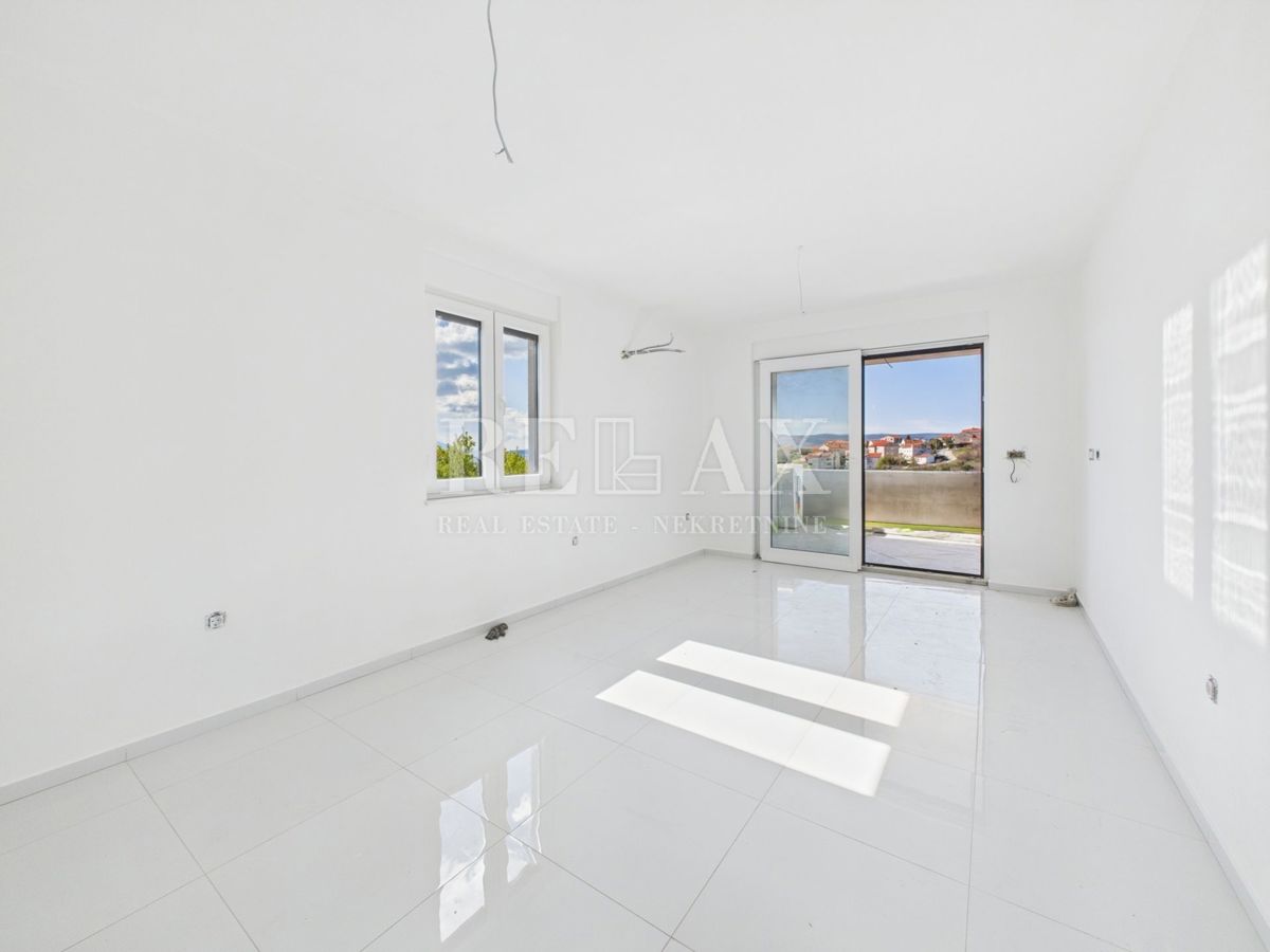 Novi Vinodolski - appartamento in posizione tranquilla, nuovo edificio