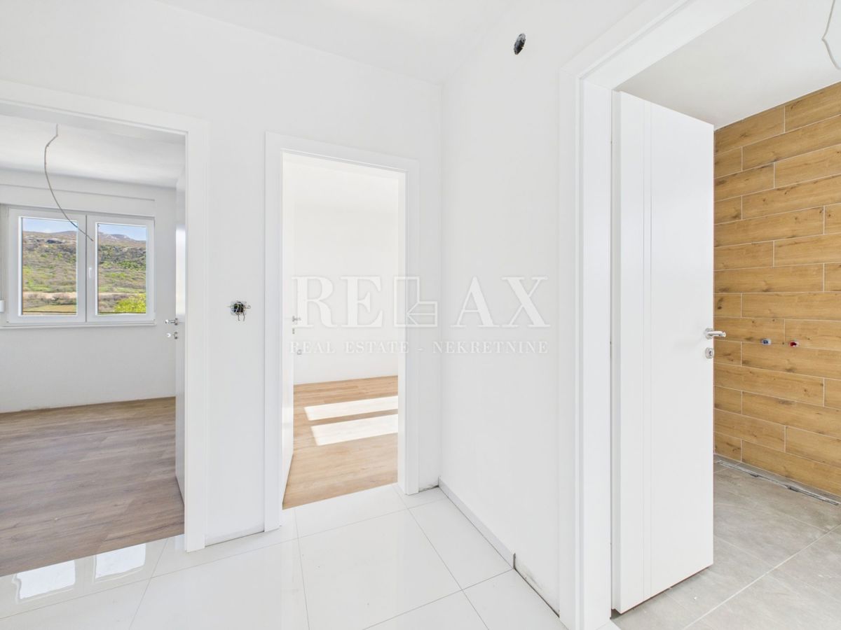 Novi Vinodolski - appartamento in posizione tranquilla, nuovo edificio