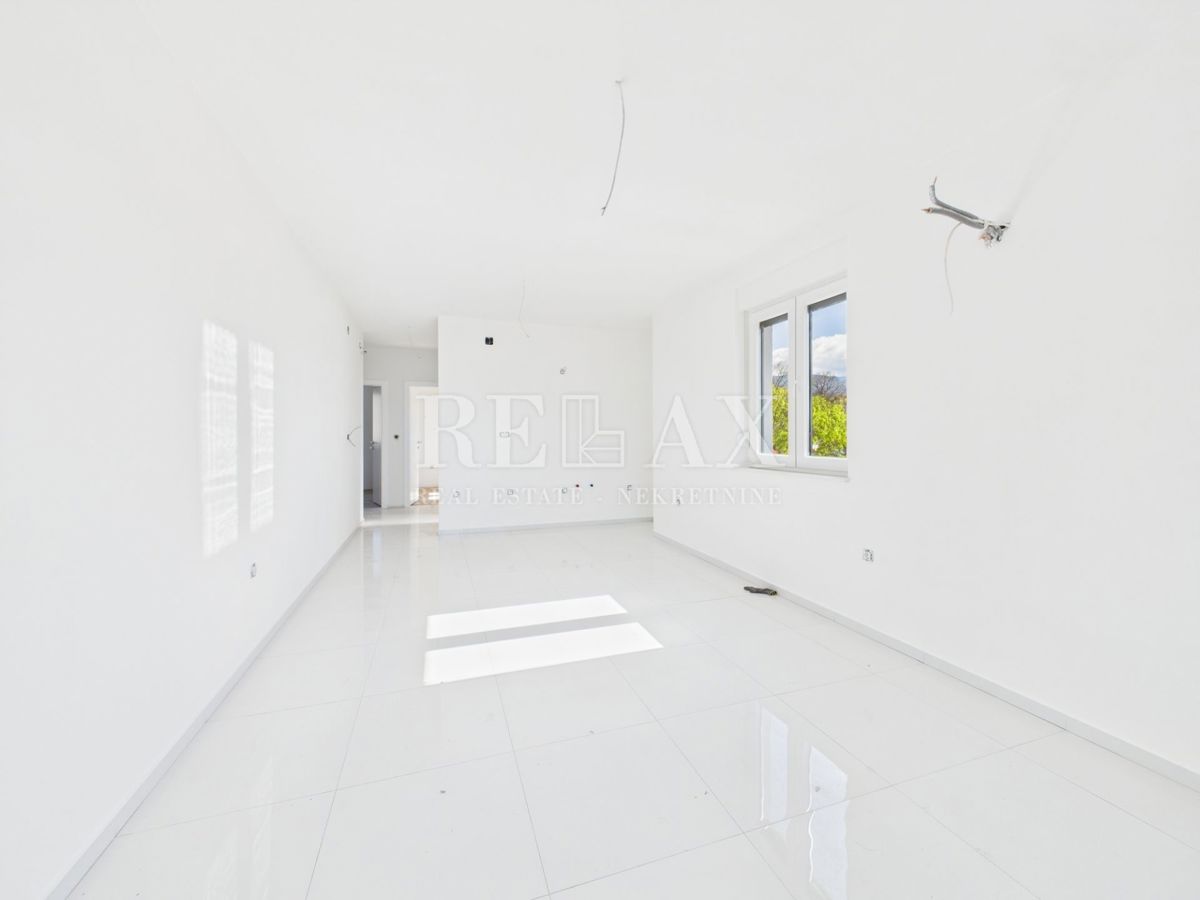 Novi Vinodolski - appartamento in posizione tranquilla, nuovo edificio