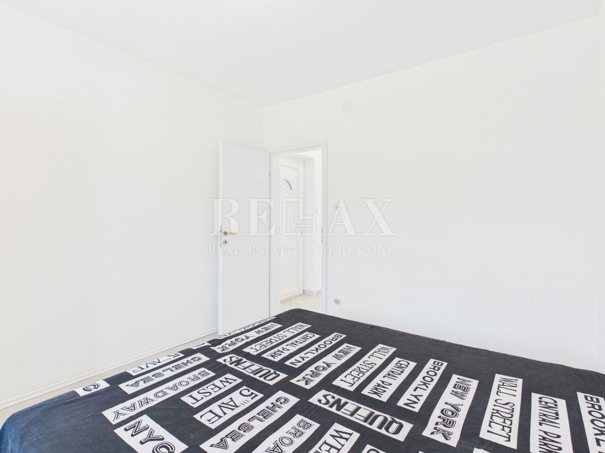 Povile - piano con due appartamenti