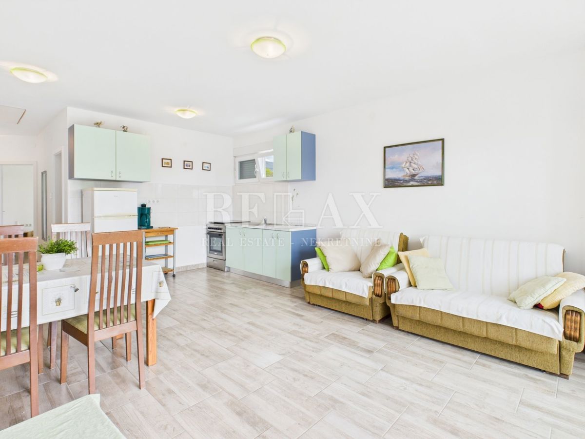 Povile - piano con due appartamenti