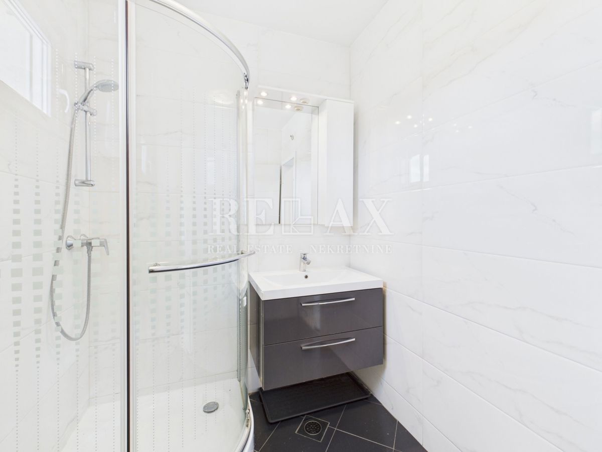 Povile - piano con due appartamenti