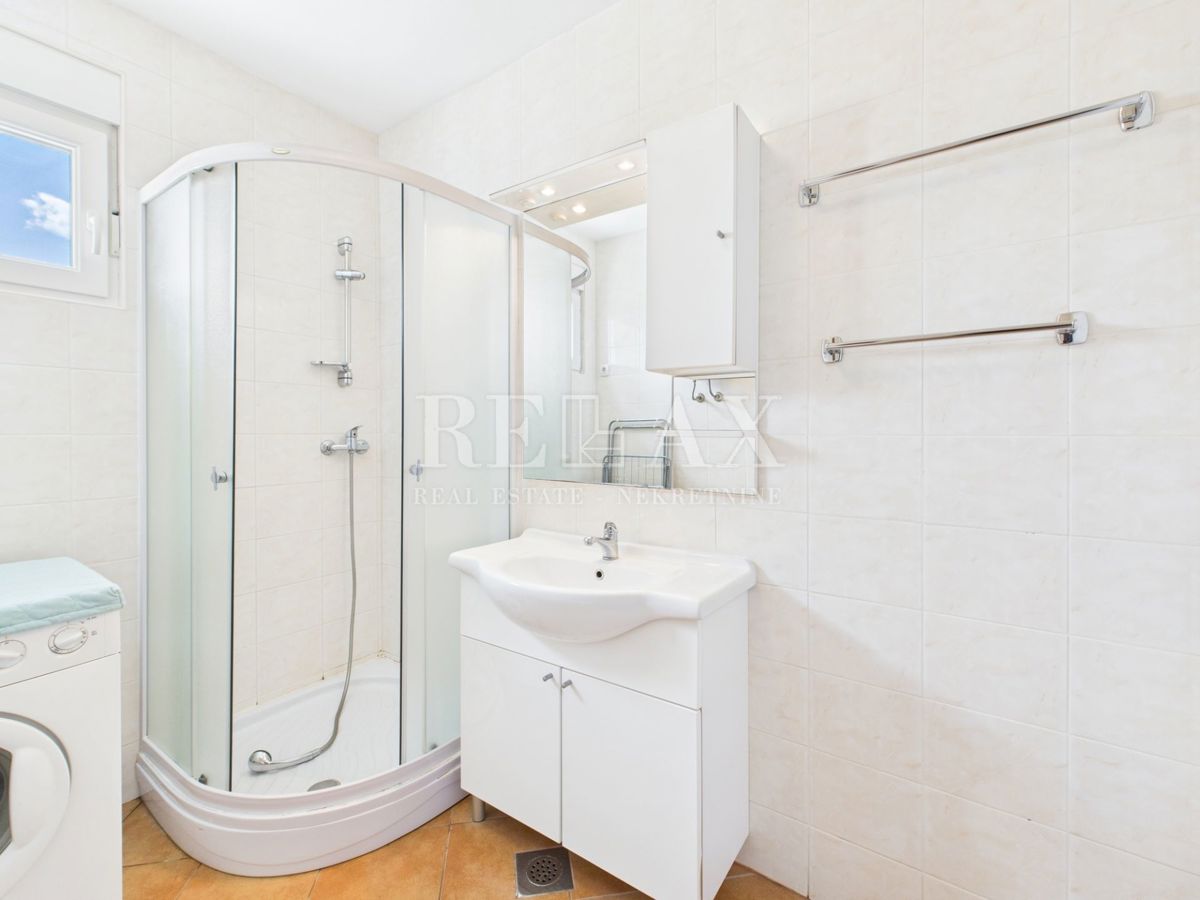 Povile - piano con due appartamenti