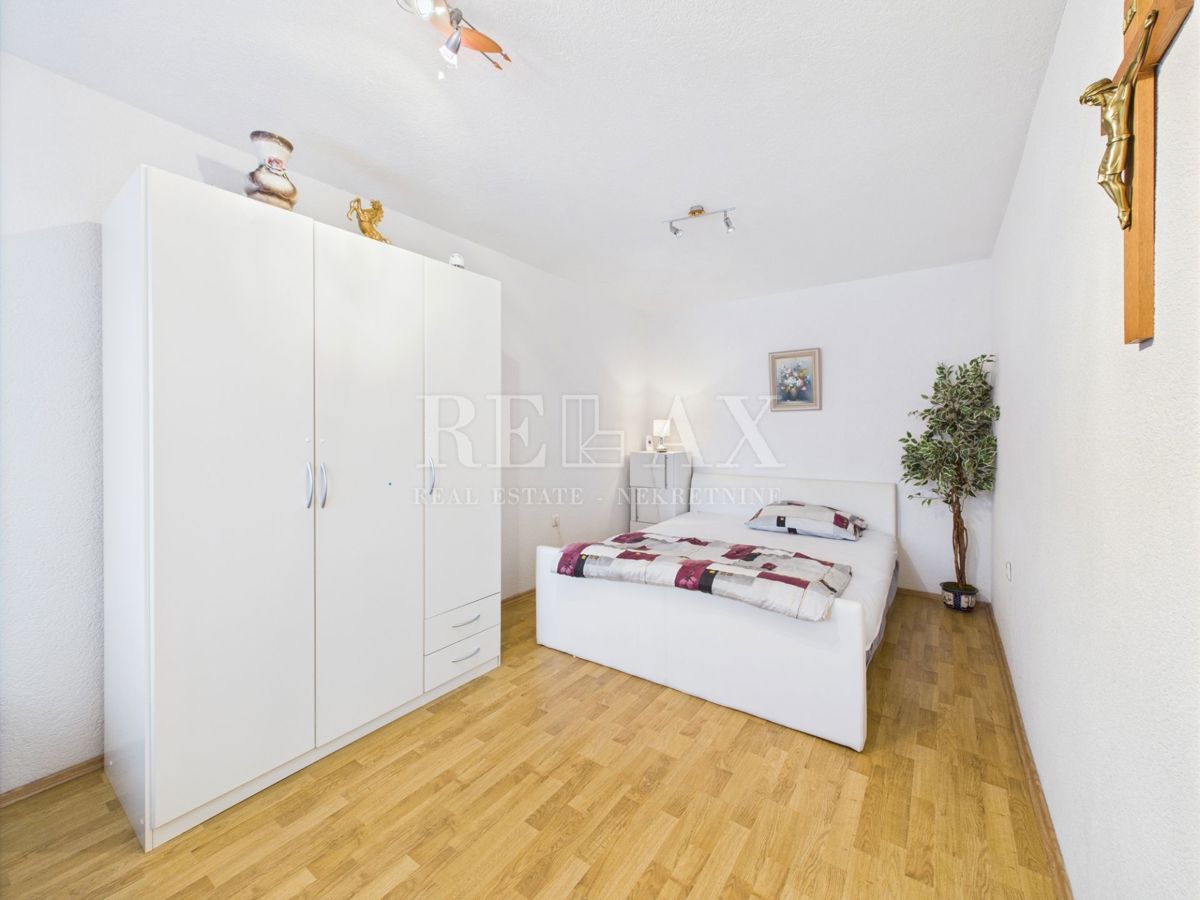 Crikvenica - casa con 3 unità abitative