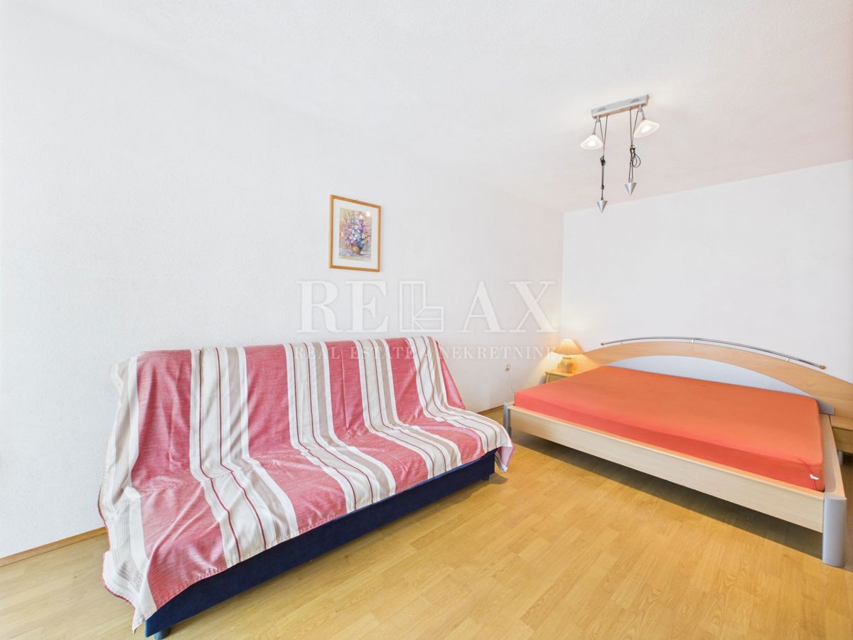 Crikvenica - casa con 3 unità abitative